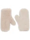 Max Mara Mittens In Alpaca And Wool Teddy Fabric In White