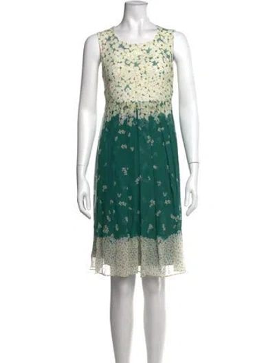 Pre-owned Max Mara Silk Knee-length Dress In Green