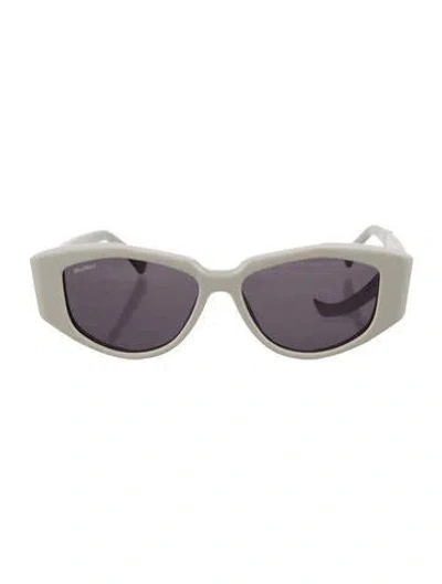 Pre-owned Max Mara Square Tinted Sunglasses In White