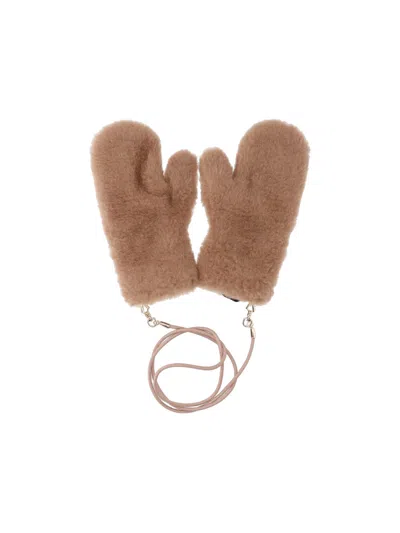 Max Mara Teddy Gloves In Sand