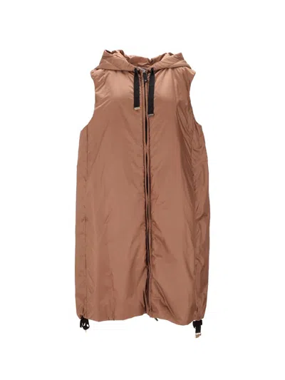 Max Mara The Cube Imbottito Smanicato In Brown