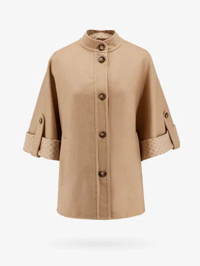 MAX MARA VIRGIN WOOL AND CASHMERE CAPE WIH POCKETS ON THE FRONT