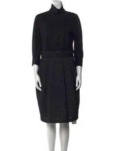 Pre-owned Max Mara Virgin Wool Knee-length Dress In Black