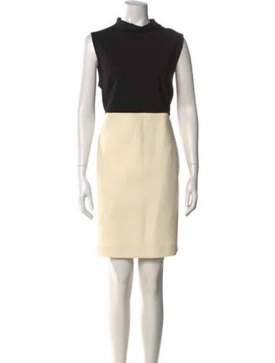 Pre-owned Max Mara Virgin Wool Knee-length Dress In Black