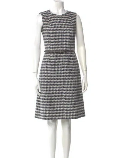 Pre-owned Max Mara Virgin Wool Knee-length Dress In Black