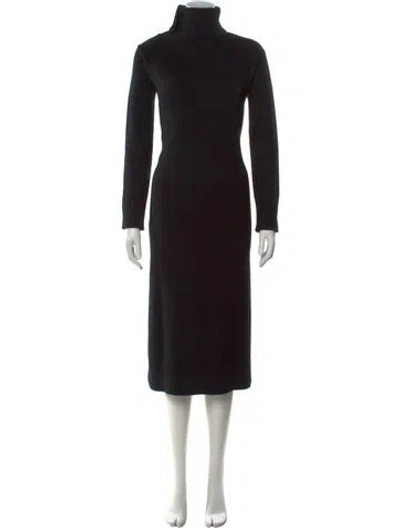Pre-owned Max Mara Virgin Wool Knee-length Dress In Black