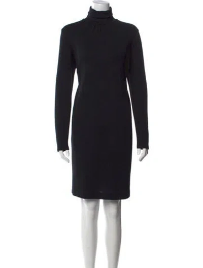 Pre-owned Max Mara Virgin Wool Knee-length Dress In Black