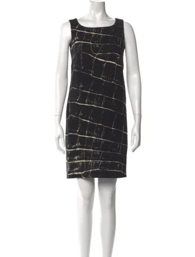 Pre-owned Max Mara Virgin Wool Knee-length Dress In Black
