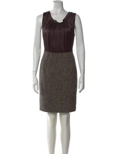 Pre-owned Max Mara Virgin Wool Knee-length Dress In Burgundy