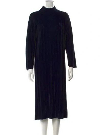 Pre-owned Max Mara Virgin Wool Midi Length Dress In Black