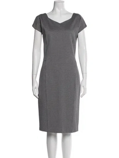 Pre-owned Max Mara Virgin Wool Midi Length Dress In Black