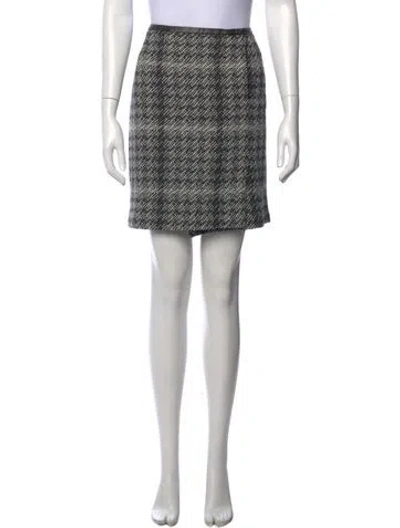 Pre-owned Max Mara Virgin Wool Mini Skirt In Black