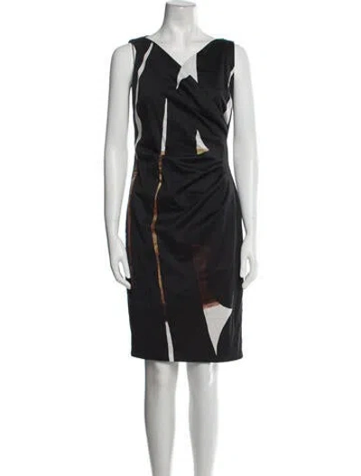 Pre-owned Max Mara V-neck Knee-length Dress In Black