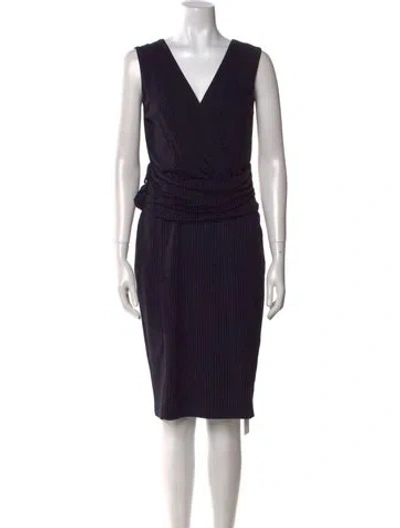 Pre-owned Max Mara V-neck Knee-length Dress In Black