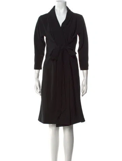 Pre-owned Max Mara V-neck Knee-length Dress In Black