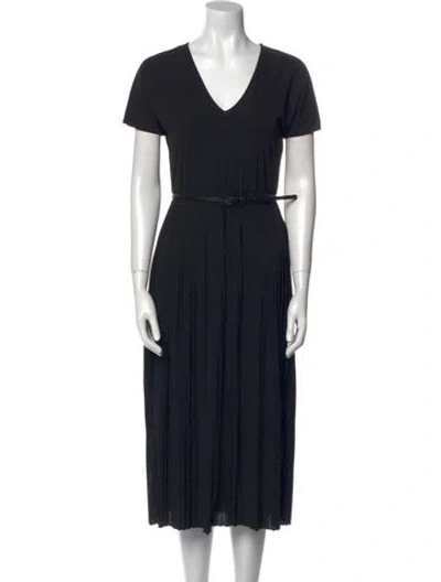 Pre-owned Max Mara V-neck Knee-length Dress In Black