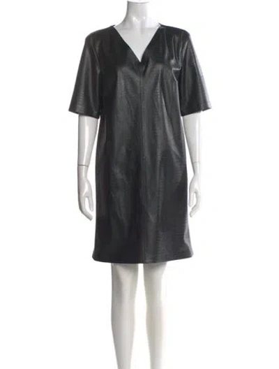 Pre-owned Max Mara V-neck Knee-length Dress In Black