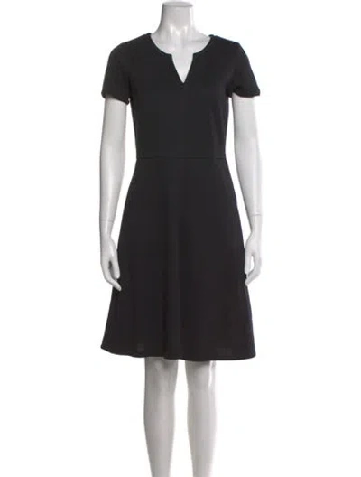Pre-owned Max Mara V-neck Knee-length Dress In Black