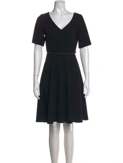 Pre-owned Max Mara V-neck Knee-length Dress In Black