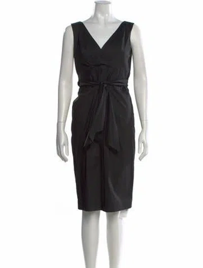 Pre-owned Max Mara V-neck Knee-length Dress In Black