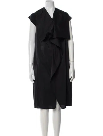 Pre-owned Max Mara V-neck Knee-length Dress In Black