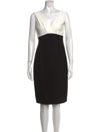 Pre-owned Max Mara V-neck Knee-length Dress In Black