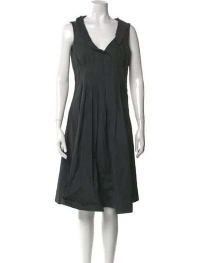 Pre-owned Max Mara V-neck Midi Length Dress In Green