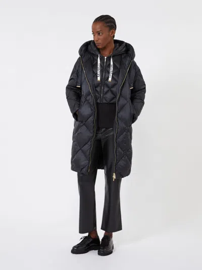 Max Mara Water-repellent Nylon Fabric Front Insert In Black