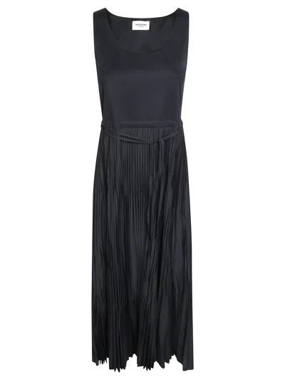 Max Mara Weekend Wkdclassi Silk-blend Gown S/m In Nero