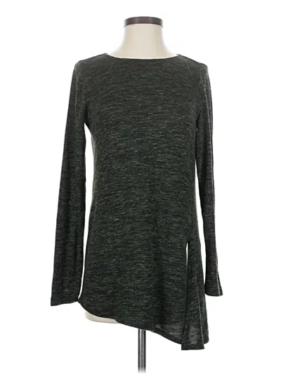 Pre-owned Max Studio Long Sleeve T-shirt In Green