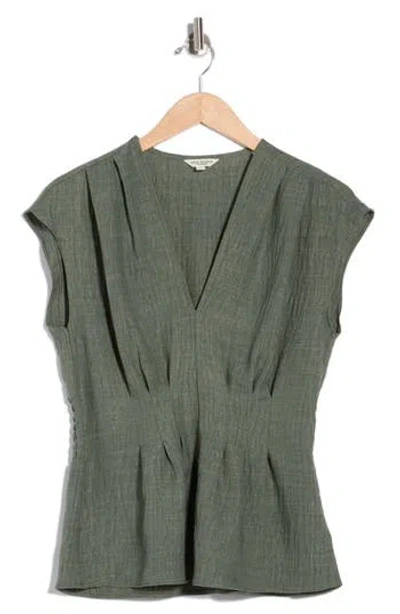 Max Studio Pleat Front Top