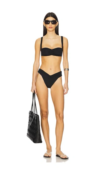 Maygel Coronel Guand In Black