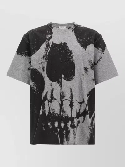Mc Queen Skull Motif Crew Neck Graphic T Shirt In Grey