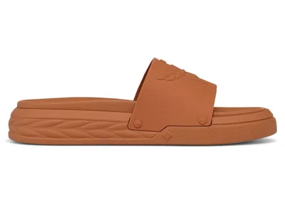 Pre-owned Mcm Men's  Embossed Laurel Slide Sandals Sneakers In Cognac
