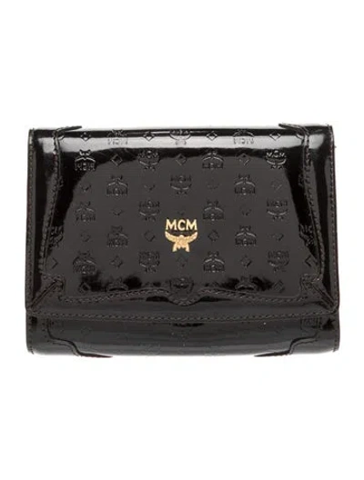 Pre-owned Mcm Patent Leather Minaudière In Black