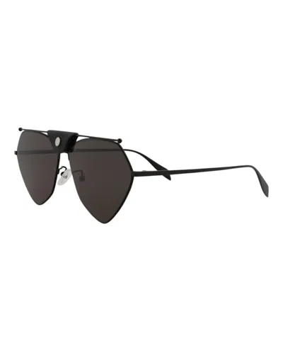 Pre-owned Mcq By Alexander Mcqueen Alexander Mcqueen Aviator Sunglasses In Black Black Grey (am0317s/30010841/001)
