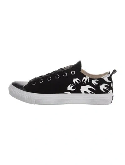 Pre-owned Mcq By Alexander Mcqueen Canvas Printed Sneakers In Multi