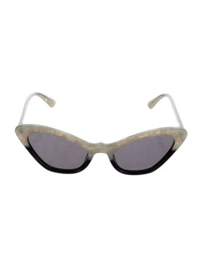 Pre-owned Mcq By Alexander Mcqueen Cat-eye Tinted Sunglasses