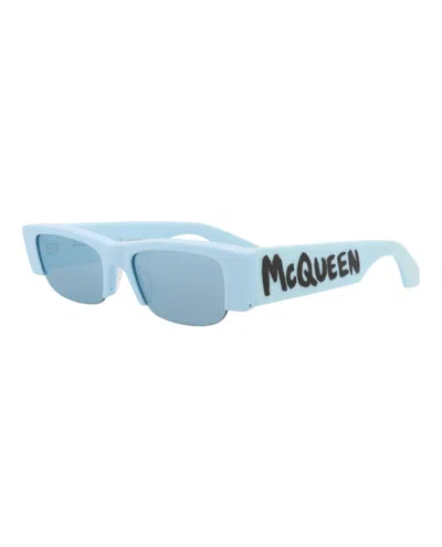 Pre-owned Mcq By Alexander Mcqueen Women's Mcq Alexander Mcqueen Alexander Mcqueen Square Rectangle Sunglasses In Light Blue Light Blue