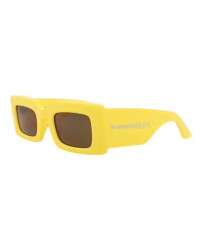 Pre-owned Mcq By Alexander Mcqueen Women's Mcq Alexander Mcqueen Alexander Mcqueen Square Rectangle Sunglasses In Yellow Yellow Brown (