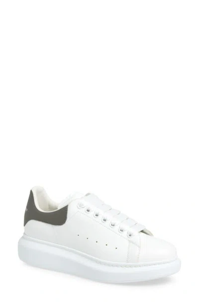 Alexander Mcqueen Mcqueen Oversize Sneaker In White/cool Grey