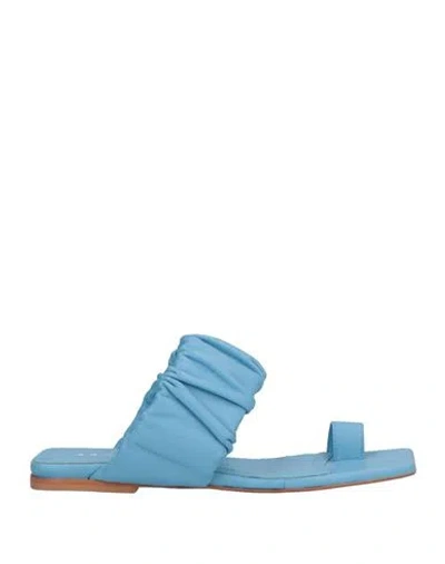 Me+ By Marc Ellis Woman Thong Sandal Pastel Blue Size 7 Leather