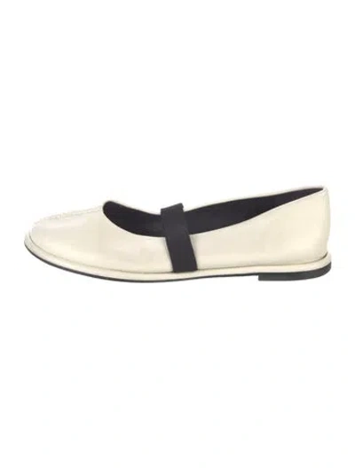 Pre-owned Me+em Leather Ballet Flats In Neutrals