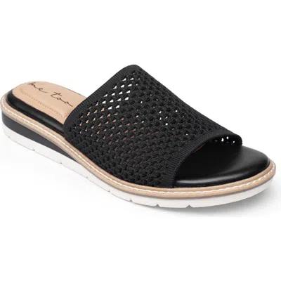 Me Too Aaryn Slide Sandal In Black