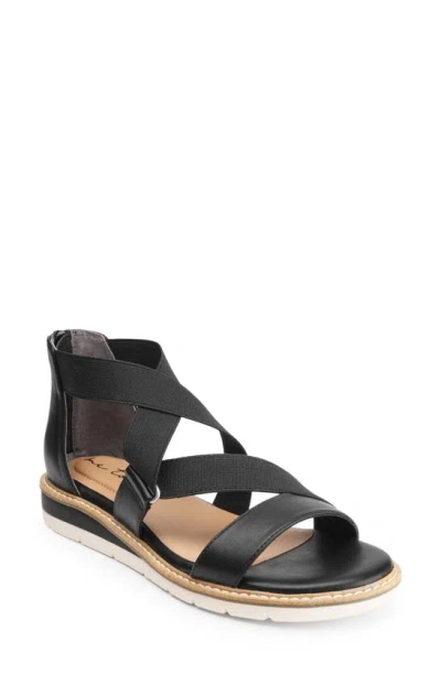 Me Too Alisa Wedge Sandal In Black Smooth