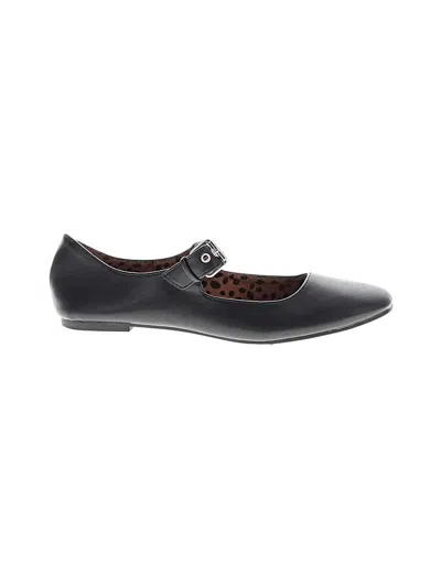 Pre-owned Me Too Flats In Black