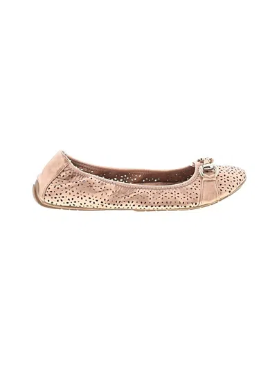 Pre-owned Me Too Flats In Tan
