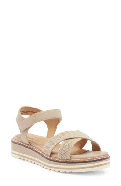 Me Too Halen Sandal In Bisque Metallic
