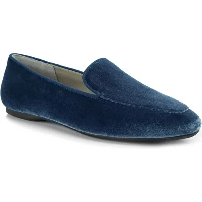 Me Too Pace Loafer In Chambray