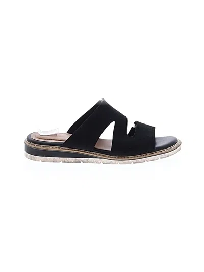 Pre-owned Me Too Sandals In Black